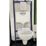 Viseća WC šolja polukružnog oblika