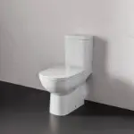 Klasična WC šolja u kupatilu sa monoblok sistemom