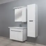 Mirjana bijela vertikala sa policama