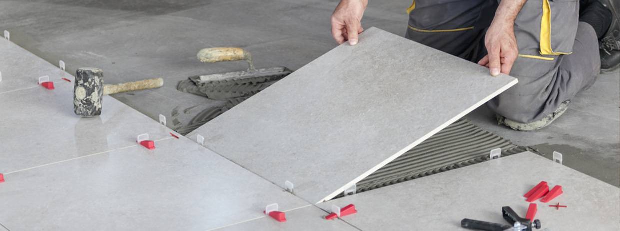 Ljepljenje pločica: Praktičan vodič uz naš ljepilo za pločice Ljepljenje pločica: Praktičan vodič uz naš ljepilo za pločice