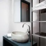 Ovalni bež umivaonik cement